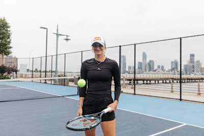 Маркета Вондроушова позує для портрета в Нью-Йорку, штат Нью-Йорк, США, 24 серпня 2023 року.