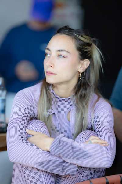 La créatrice de contenu Mélanie Buffetaud (France) imagine son obstacle lors de l'atelier de design de la course Red Bull Ibiza Royale à Salzbourg, en Autriche, en 2024.