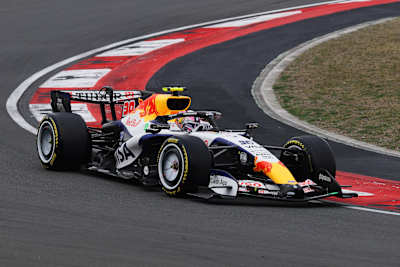 Liam Lawson fährt den (30) Visa Cash App Racing Bulls VCARB 03 auf der Strecke während des F1 Grand Prix von China auf dem Shanghai International Circuit am 15. März 2026. 