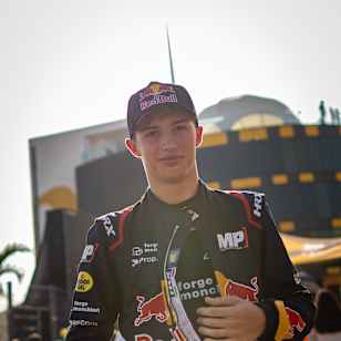 Mattia Colnaghi in the pit lane of the 72th Macau Grand Prix - 2025