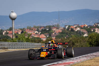 Noel Leon moving up in Hungaroring Formula Regional