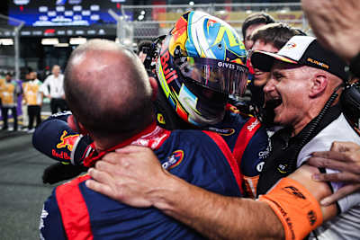 Arvid Lindblad #4 z Campos Racing počas 3. kola šampionátu FIA Formula 2 na okruhu Jeddah Corniche Circuit v Saudskej Arábii 18. - 20. apríla 2025.