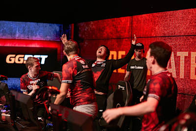 zoneR, coach des DreamEaters célèbre la victoire sur Vitality lors du Starladder Major de Berlin 2019.
