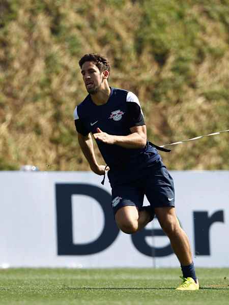 RB Leipzig's Rani Khedira in training