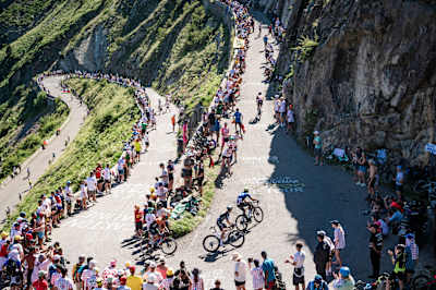 Jai Hindley rides up the Col du Noyer during Stage 17 of the 111th Tour de France on July 17, 2024.
