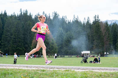 Teilnehmerin beim Wings for Life World Run in Sarajevo, Bosnien und Herzegowina am 4. Mai 2025.