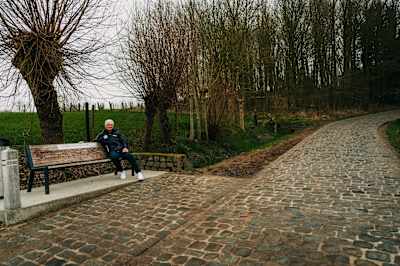 Allan Peiper on his bench on the Berg Ten Houte
