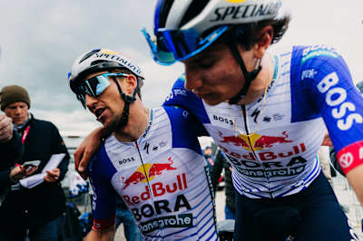 Jai Hindley und Giulio Pellizzari am Blockhaus