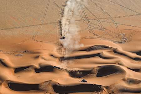 Sébastien Loeb following Carlos Sainz during Stage 6 of Dakar 2024 around Subaytah, Saudi Arabia from January 11 to 12, 2024.