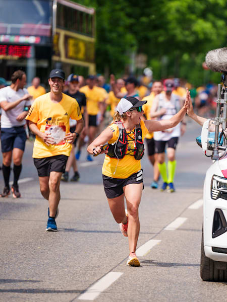 Beim Wings for Life World Run ist das Catcher Car die mobile Ziellinie