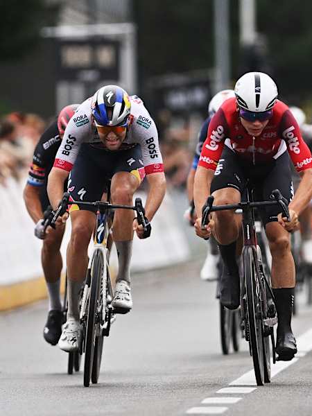 Jordi Meeus finishes the Super 8 Classic in third place