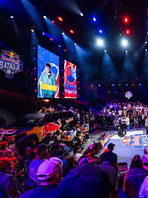The Red Bull Batalla National Final 2025 ignites the Bogotá crowd with dynamic rap battles and a stunning stage, bringing Colombia's hip-hop talent to the spotlight under spectacular lights