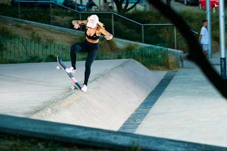 Leticia Bufoni nos picos de rua de Barcelona, Espanha
