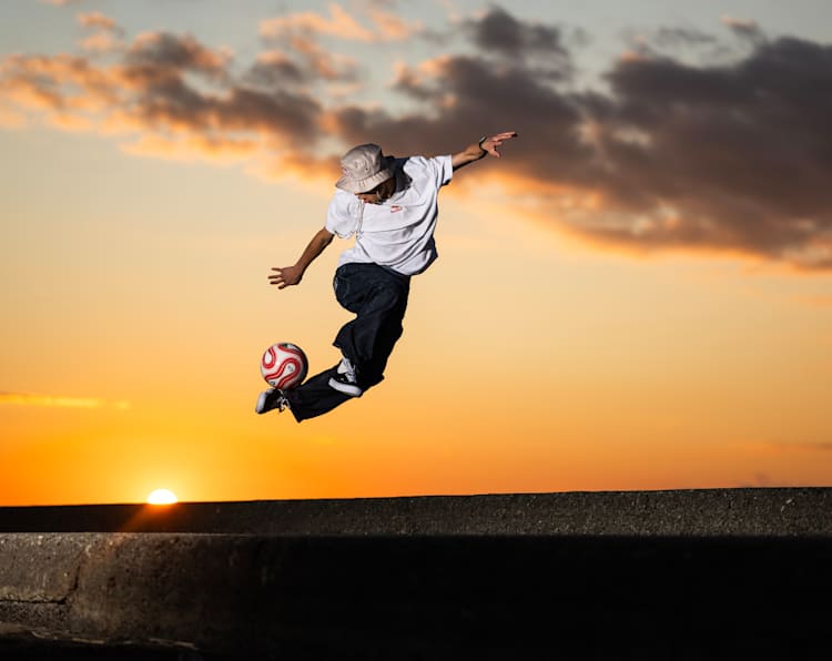 yuri-izu-freestyle-soccer-in-