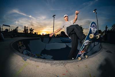 Danny Léon mit einem Frontside Blunt beim Red Bull Bowl Rippers in Marseille, Frankreich, am 1. September 2023.