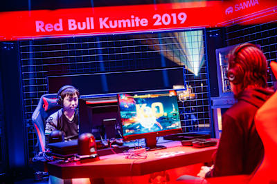 Fujimura and Infexious compete in the Red Bull Kumite 2019 Finals in Aichi, Japan on December 22, 2019.  