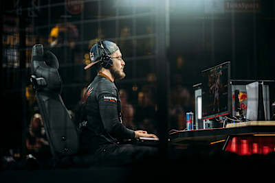 Adel 'BIG BIRD Anouche se produit lors du Red Bull Kumite au Rembrandt Hall de l'université de Pretoria, Pretoria , Afrique du Sud, le 2 juillet 2023.