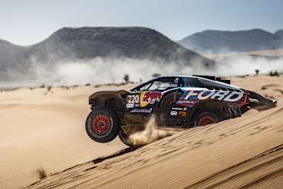 Mattias Ekström & Emil Bergkvist lors de la 3ème étape du Rallye Du Maroc 2024 à Mengoub, Maroc, le 9 octobre 2024.