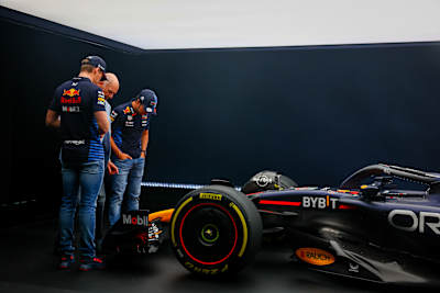 Oracle Red Bull Racing: 2024 RB20 car reveal – photos