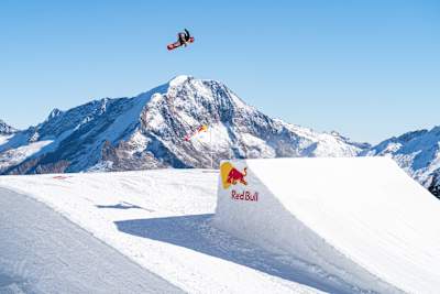 Hiroto Ogiwara airtime during the Red Bull Performance Camp in Saas-Fee on September 29, 2025.