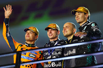 Max Verstappen, Lando Norris et George Russel sur le podium à Las Vegas, 2025.