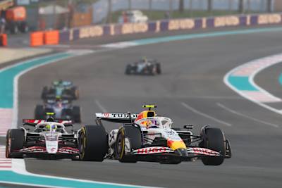 Liam Lawson devant Oliver Bearman au Grand Prix de F1 d'Abu Dhabi, 2025.