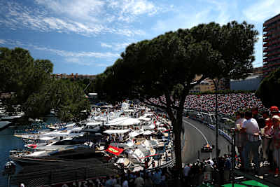 Max Verstappen al volante del (1) Oracle Red Bull Racing RB21 en la pista durante el GP de F1 de Mónaco, el 25 de mayo de 2025 en Montecarlo, Mónaco.