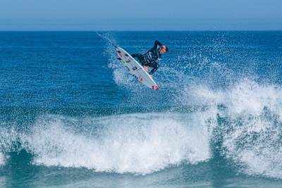 Griffin Colapinto catches air during the thrilling Final of the VIVO Rio Pro 2025 at Saquarema, Rio de Janeiro, Brazil