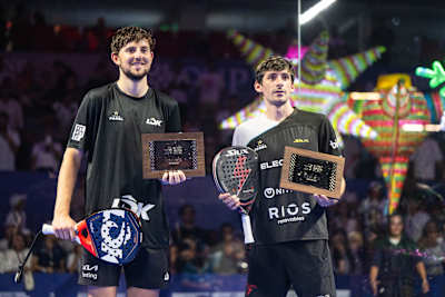 Miguel Yanguas and Franco Stupaczuk on stage at the GNP MEXICO MAJOR PREMIER PADEL in Acapulco, Mexico on December 1, 2024. 