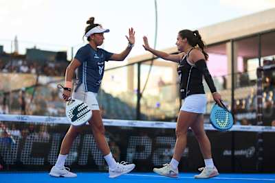 Beatriz González and Paula Josemaría celebrate during the semi finals of the Cancun Premier Padel P2, Mexico on March 21, 2026.