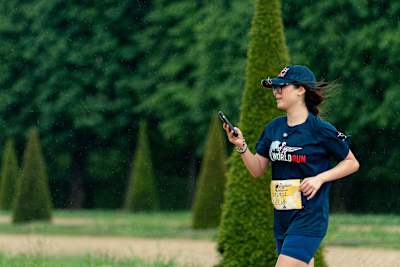 La streameuse française Helydia court pour ceux qui ne peuvent pas lors de la Wings for Life World Run 2026.