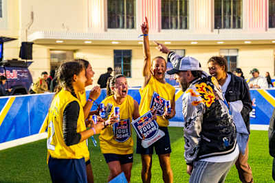 Event winners celebrate with Séan Garnier during Red Bull Four2Score National Finals in San Francisco, California, USA on August 09, 2025.