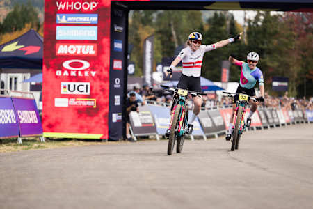 Laura Stigger crosses the line at the UCI XCO World Cup in Lake Placid, USA on September 29, 2024 