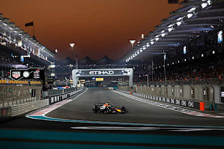 Max Verstappen driving the Oracle Red Bull Racing RB21 on track during the F1 Grand Prix of Abu Dhabi at Yas Marina Circuit on December 07, 2025. 