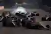Мексиканець Серхіо Перес на боліді Oracle Red Bull Racing RB19 лідирує у спринті перед Гран-прі Азербайджану на автодромі Баку 29 квітня 2023 року в Баку, Азербайджан.