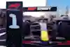 Серхіо Перес з команди Oracle Red Bull Racing святкує перемогу у спринті перед Гран-прі Азербайджану на автодромі Baku City Circuit 29 квітня 2023 року в Баку, Азербайджан.