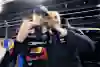 Max Verstappen célèbre avec son ingénieur de course Gianpiero Lambiase lors du Grand Prix F1 de Las Vegas le 23 novembre 2024.