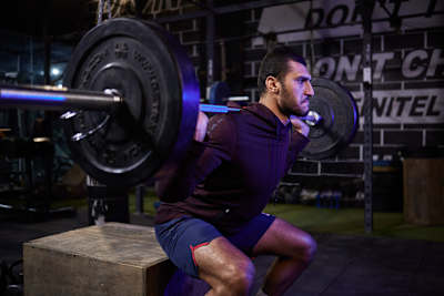 Yehia El-Deraa beim Krafttraining.