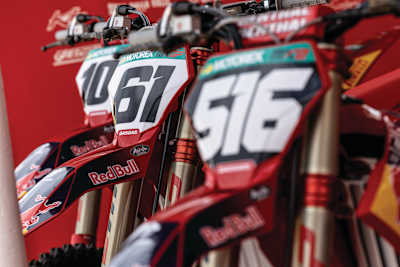 La moto de Simon Längenfelder durante el Campeonato Mundial de Motocross FIM 2023 en Argentina en marzo de 2023. 