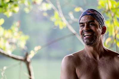 An image of cliff diver Orlando Duque.