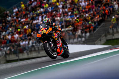 Brad Binder (KTM, Sudáfrica) durante el Campeonato del Mundo de MotoGP en el Red Bull Ring de Spielberg, Austria, el 21 de agosto de 2022.