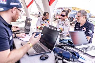 Cristina Gutiérrez vista en la cuarta etapa del Rallye du Maroc en Tan Tan, Marruecos, el 5 de octubre de 2022.