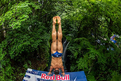 Constantin Popovici dives in Japan at a Red Bull Cliff Diving event in 2023.