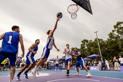 Гравці на фіналі австралійського турніру Red Bull Half Court у Сіднеї