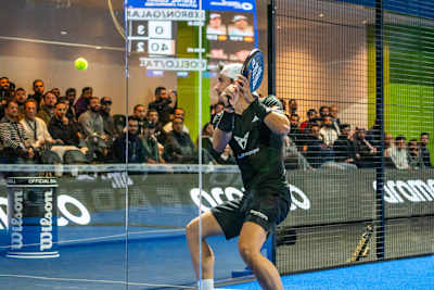 All eyes on Alejandro Galán at the Premier Padel Men's Final in Riyadh, Saudi Arabia. 