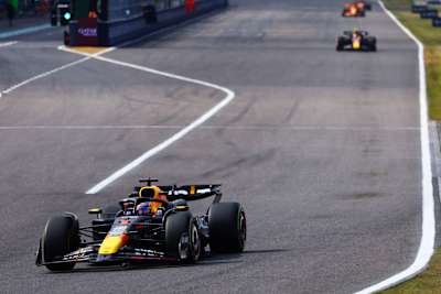 Verstappen, en yakın takipçisiyle arasındaki farkı on iki saniyeye çıkardı