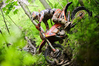 Trystan Hart tritt während des Red Bull Erzbergrodeo 2024 in Eisenerz, Österreich am 2. Juni 2024 auf