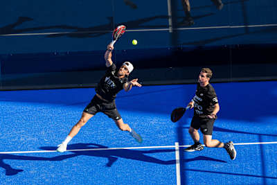 Francisco Navarro aus Spanien und Juan Lebron aus Spanien treten beim BNL Italy Major Premier Padel in Rom, Italien am 22. Juni 2024 an.