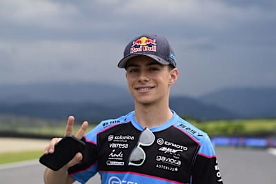 La foto muestra al piloto de Moto3 David Alonso en el Gran Premio de Italia, junio de 2024.