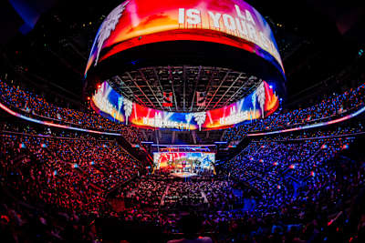 Final Dunia Red Bull Dance Your Style berlangsung di Intuit Dome di L.A.